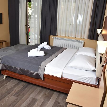 Yaffle Inn Shaki Boutique Hotel เชกี ภายนอก รูปภาพ