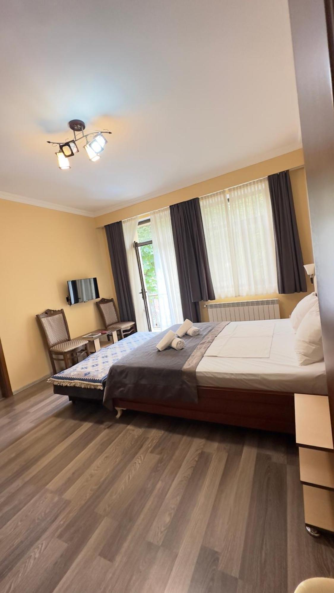 Yaffle Inn Shaki Boutique Hotel เชกี ภายนอก รูปภาพ