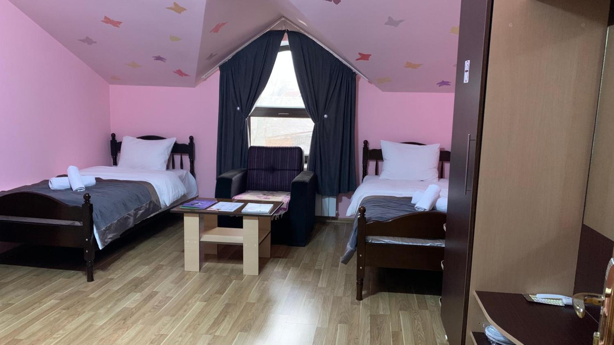 Yaffle Inn Shaki Boutique Hotel เชกี ห้อง รูปภาพ