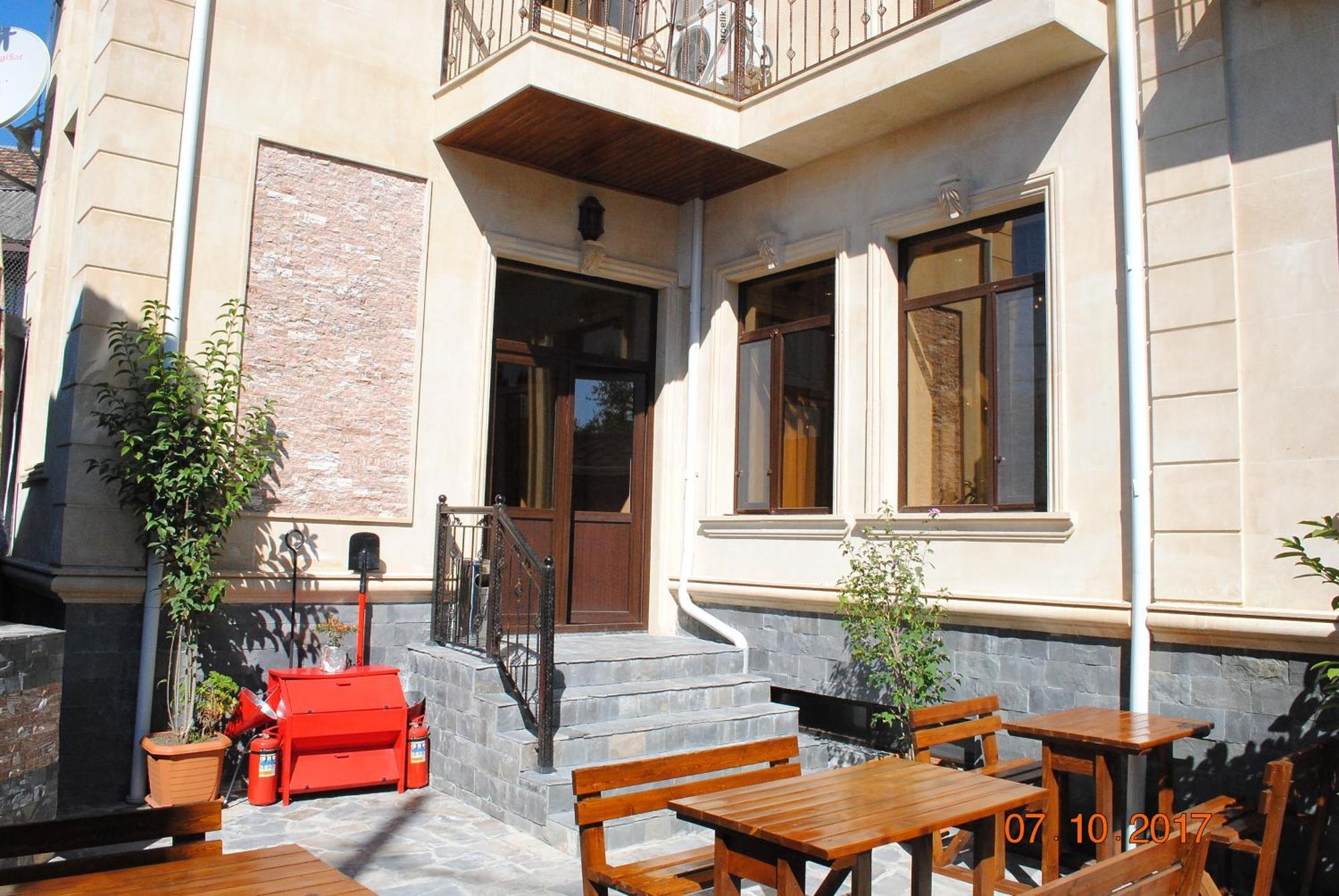 Yaffle Inn Shaki Boutique Hotel เชกี ภายนอก รูปภาพ